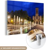MuchoWow® Glasschilderij 90x60 cm - Schilderij acrylglas - Fonteintjes op het plein van Saint-Étienne in Frankrijk - Foto op glas - Schilderijen