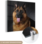 MuchoWow® Glasschilderij 90x90 cm - Schilderij acrylglas - Portret van een Duitse Herder met zwarte achtergrond - Foto op glas - Schilderijen