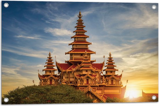 Tuinposter – Rood met Gouden Paleis in Bagan, Myanmar - 75x50 cm Foto op Tuinposter (wanddecoratie voor buiten en binnen)