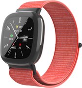 Strap-it Smartwatch bandje nylon met klittenband - Geschikt voor Fitbit Versa 4 / Fitbit Sense 2 - oranje
