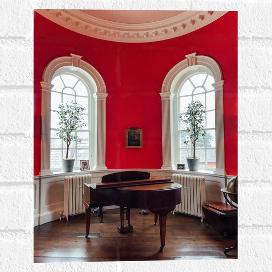 Muursticker - Bruine Vleugel Piano tegen Rode Muur van Huis - 30x40 cm Foto op Muursticker