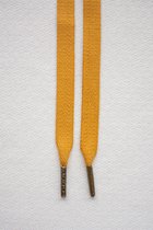 Schoenveters plat - mosterd geel - 120cm met bronzen nestels