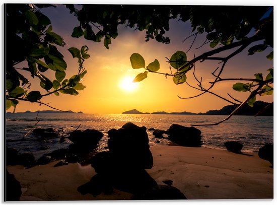 Dibond - Uitzicht vanaf Strand op Felle Zon boven het Zeewater - 40x30 cm Foto op Aluminium (Met Ophangsysteem)