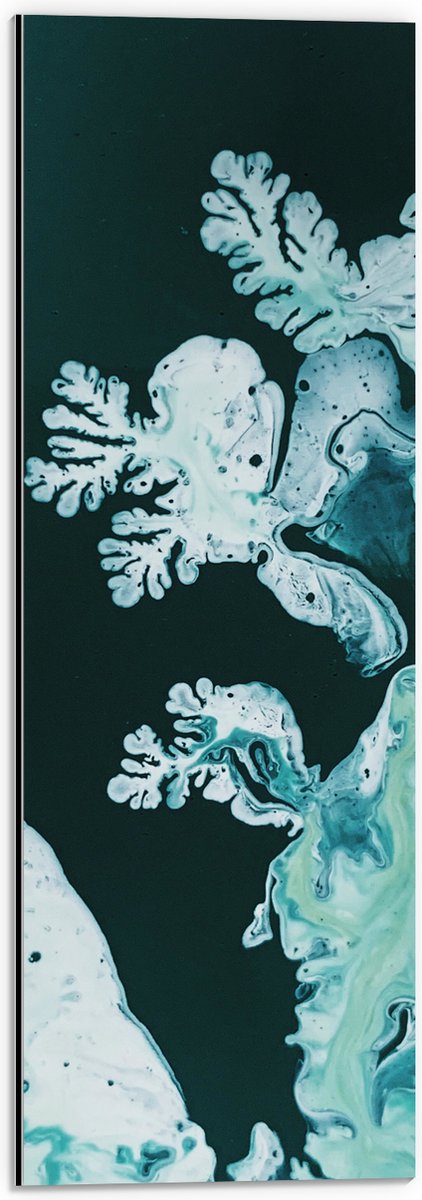 Dibond - Blauw, Groen en Witte Verf op Donkergroene Achtergrond - 20x60 cm Foto op Aluminium (Met Ophangsysteem)