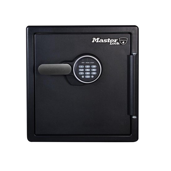 Zwarte Master Lock kluis met digitaal cijferslot en handvat.