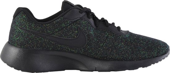 Nike Tanjun SE (GS) Sneakers - Maat 39 - Unisex - zwart | bol.com