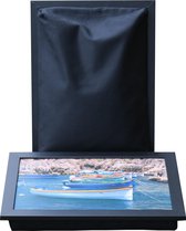 L-line by Jis Laptray, Schoottafel, Schootkussen, Laptoptafel, Dienblad met kussen Vissersbootjes – 32,5x43 cm
