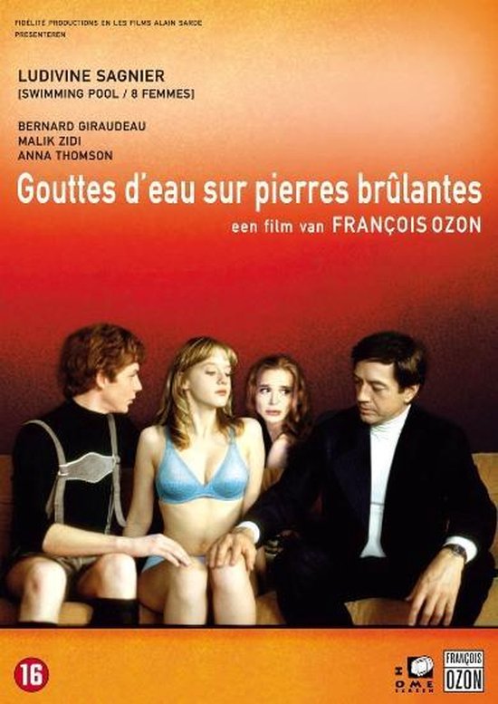 Gouttes D'Eau Sur Pierres Brûlantes