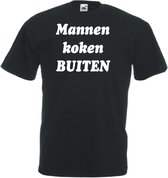 Mijncadeautje Unisex T-shirt zwart (maat XXL) Mannen koken buiten