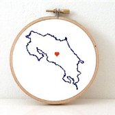 Costa Rica borduurpakket  - geprint telpatroon om een kaart van Costa Rica te borduren met een hart voor San José  - geschikt voor een beginner