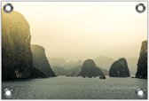Tuinposter –Halong Bay - Vietnam - Werelderfgoed– 90x60 Foto op Tuinposter (wanddecoratie voor buiten en binnen)