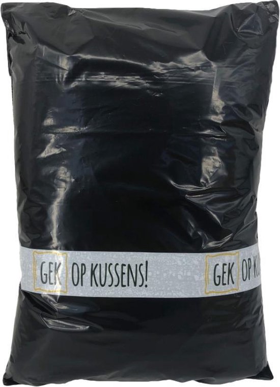 Zwarte plastic zak met het opschrift 'GEK OP KUSSENS!' op een band.