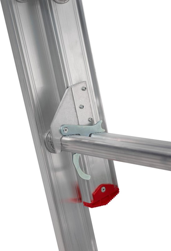 Detail van de vergrendelingsmechanisme van een aluminium reformladder, met rode antislipvoet.