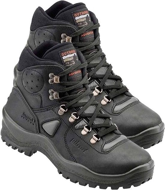 Paar zwarte Grisport Sherpa wandelschoenen met veters, metalen oogjes en "Outdoor Adventure" labels.
