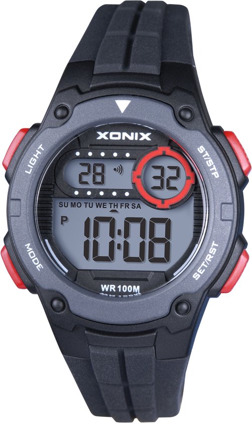 Zwart Xonix digitaal sporthorloge met rode accenten op de lunette en knoppen. Het horloge heeft een grijze wijzerplaat met de tijd '10:08'.