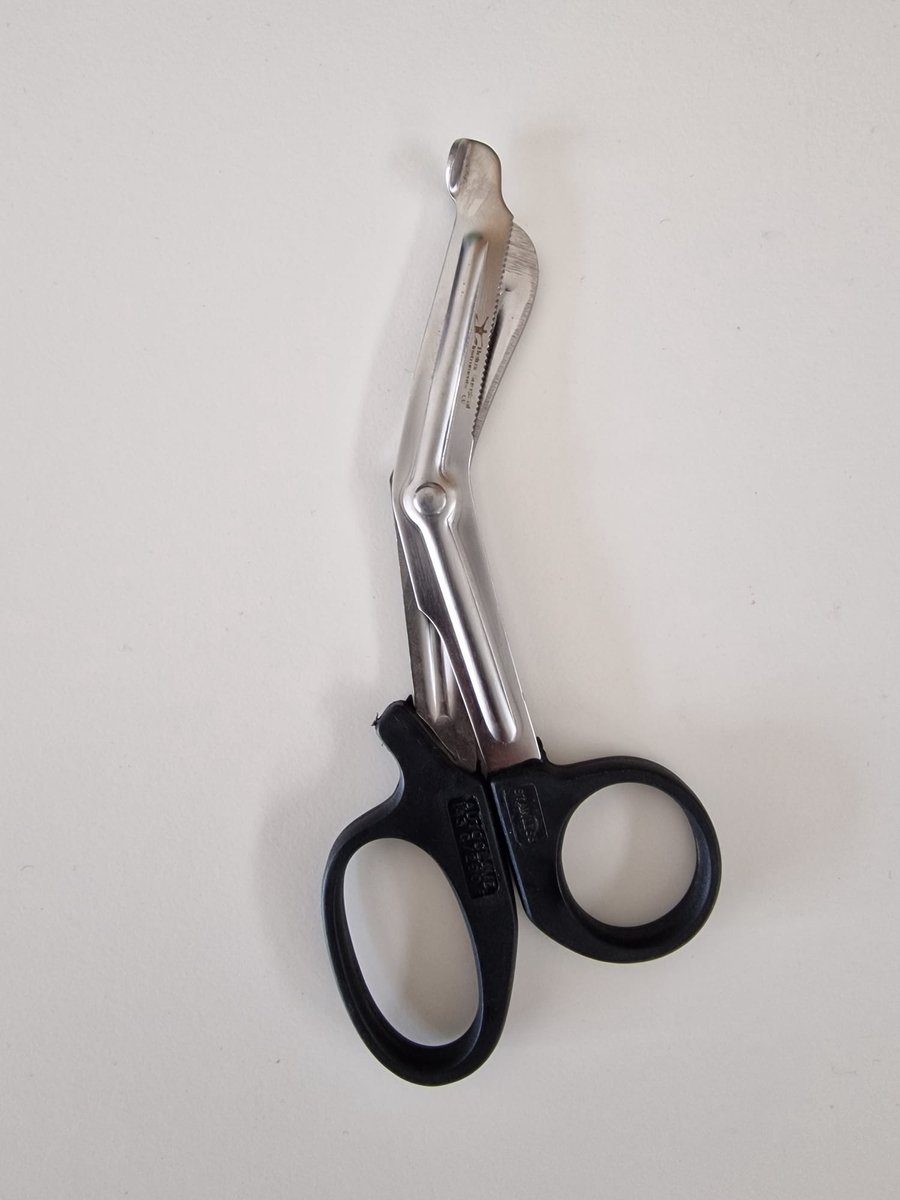 Goedkoopste Belux Surgical Instruments / Universal schaar Huishoudschaar 16cm Class I MDR SET VAN 2