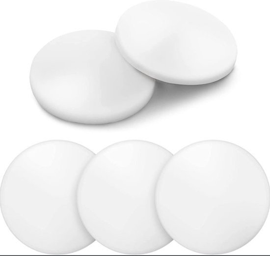 Vijf ronde, witte deurbuffers op een witte achtergrond.