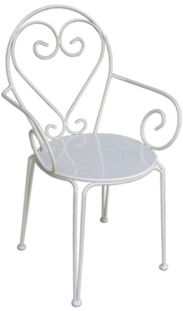 Set van 4 witte metalen tuinstoelen met smeedijzereffect en armleuningen.