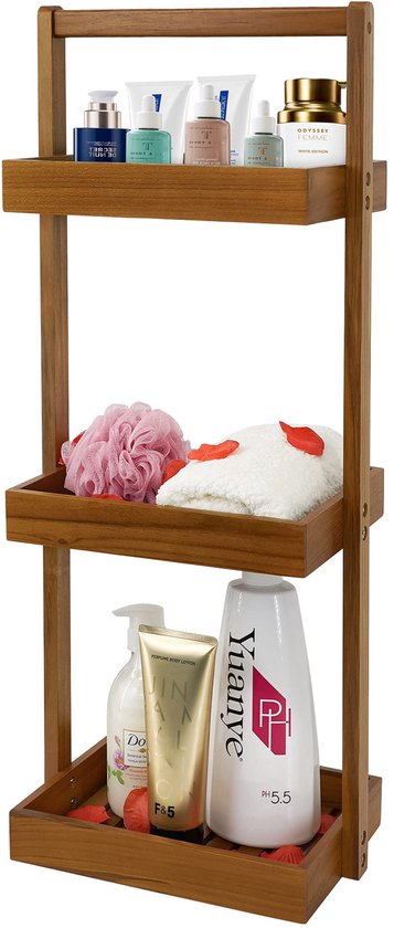 Houten douche organizer met drie lagen, gevuld met badproducten en een roze spons.