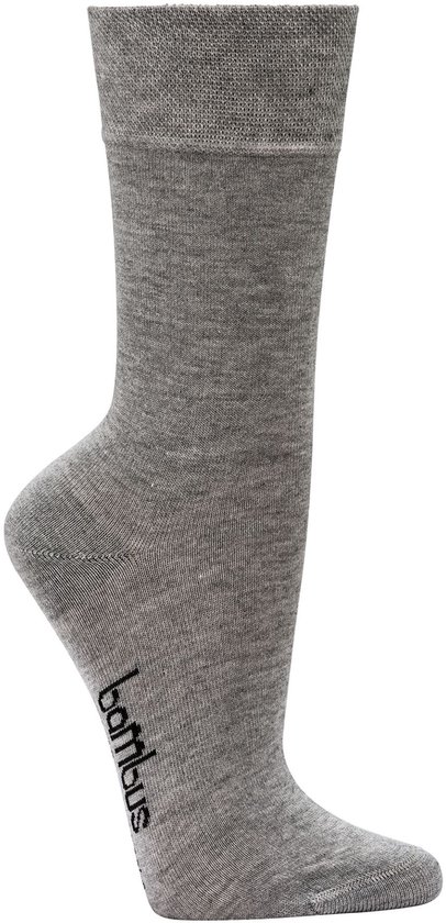 Grijze bamboe sokken, maat 39-42, met 'bambus' logo.