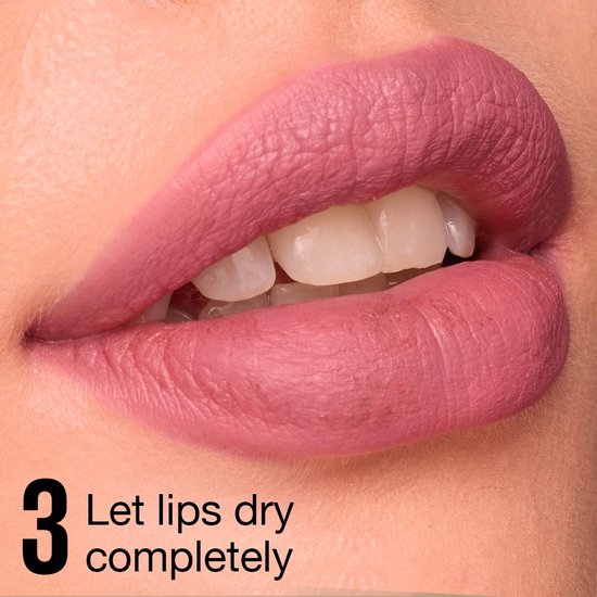 Close-up van lippen met gestippelde contourlijn, stap 3: laat lippen volledig drogen.