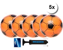 Voetbal bal plastic 5 stuks 23 cm - inclusief Pomp - 90 gram - oranje - EK WK Koningsdag Vrijgezellenfeest