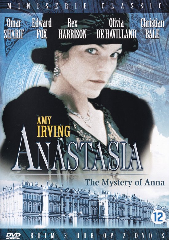 DVD hoes met close-up van een vrouw met blauwe ogen, een zwarte hoed en parel-oorbellen. "Anastasia The Mystery of Anna" staat in grote letters erop.