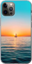 Telefoonhoesje Geschikt voor iPhone 12 Pro hoesje - Zee - Zeilboot - Zonsondergang - Siliconen Telefoonhoesje Telefoonhoesje