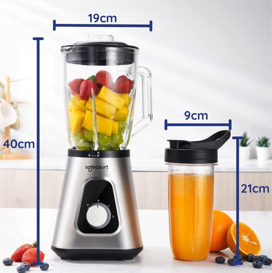 Afmetingen van de blender (40cm hoog) en de 600ml beker (21cm hoog). Bevat fruit.