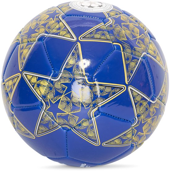 Blauwe voetbal met een patroon van gouden sterren, de naden zijn zichtbaar.