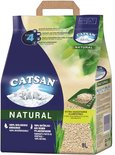 Catsan Natural klontvormende kattenbakvulling met witte kat op wolk, tarwe, groene bladeren en schep.