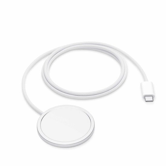 Chargeur MagSafe blanc avec bordure argentée et câble USB-C blanc.