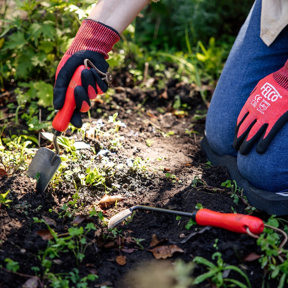 Felco 401 Garden Trowel - Ideal for Gardening and Planting in Beds