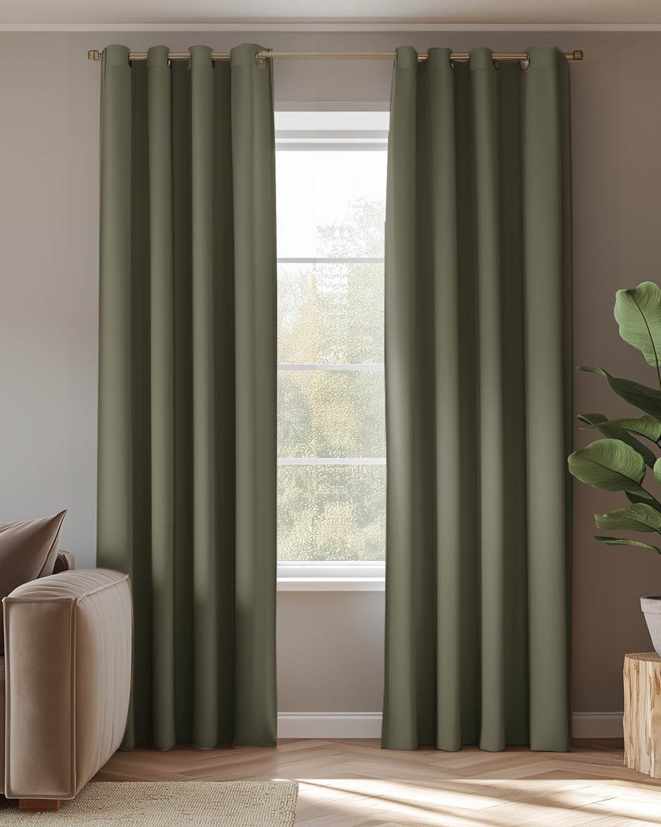 HOOMstyle Kant en Klaar gordijn met ringen Amber - Verduisterend - Geschikt voor gordijnroede - 140x270cm - Groen / Olijf