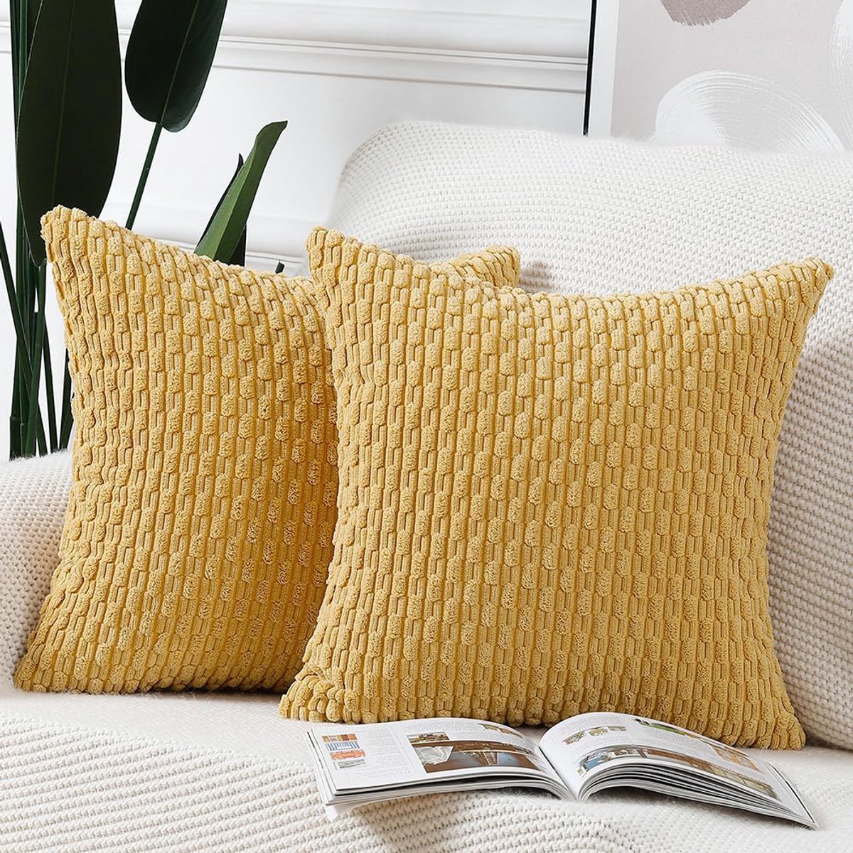 Unyqoos Set van 2 Luxe Gestreepte Kussenslopen, Zachte Decoratieve Hoezen voor Slaapkamer en Bank, Geel, 50x50 cm