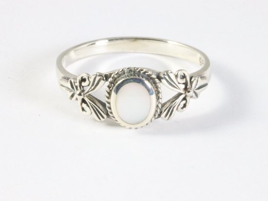 Bague en argent finement travaillée avec nacre - taille 16,5