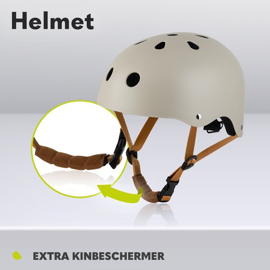 Lichtgrijze helm met bruine bandjes en een detail van de kinbeschermer.