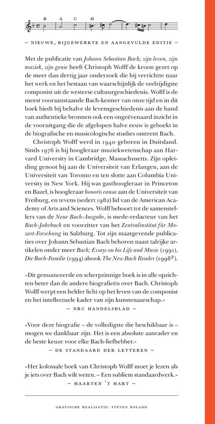 Tekst van de achterkant van een boek, met notenbalken bovenaan en tekst over Johann Sebastian Bach.