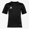 Zwart Adidas Tabela 23 voetbalshirt met witte logo's en strepen aan de zijkant.