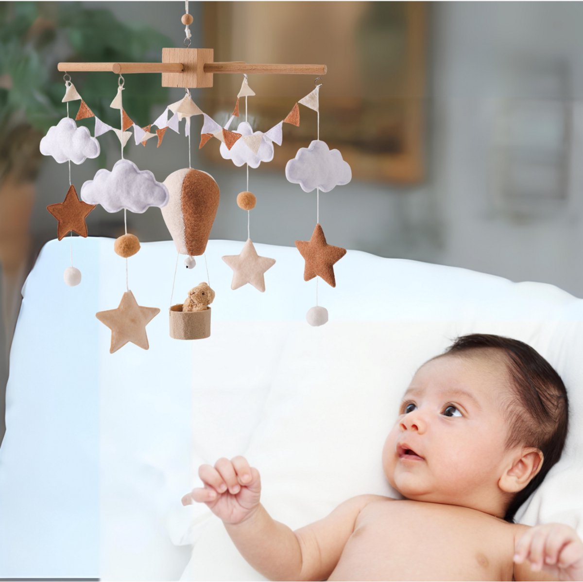 Joymaxx® Mobiel Baby Luchtballon met Houten Houder - Baby Mobiel voor Box - Neutrale Kleur Babykamer Decor - Boxmobiel Vilt en Hout - Wiegmobiel- Kraamcadeau- Muziekmobiel baby- Box Accessoires – foto 7