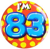 Button 83 Jaar - Button met speld (55mm) - Leeftijd badge - 83 Jaar versiering - Accessoires - Rozet I'm 83 - Verjaardag jongen / meisje / man / vrouw - Button 83 Jaar