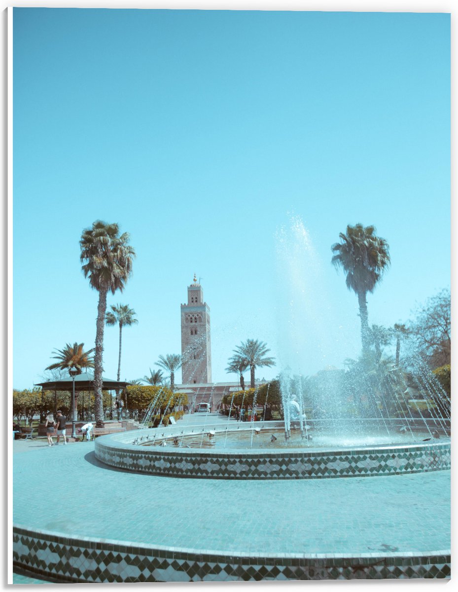 PVC Schuimplaat - Gebouw - Fontein - Water - Bomen - Palmbomen - Mensen - 30x40 cm Foto op