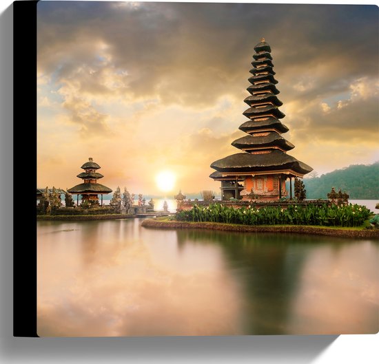 Canvas - Pura Ulun Danu Bratan Tempel op Eilanden in het Water in Indonesië - 30x30 cm Foto op Canvas Schilderij (Wanddecoratie op Canvas)