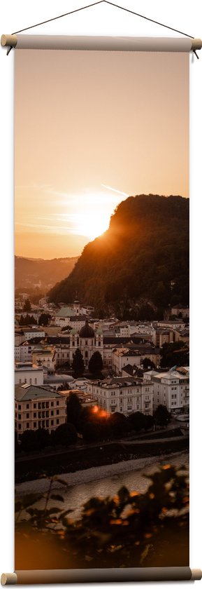 Textielposter - Bergen - Water - Zonsondergang - Planten - Bomen - Huizen - Gebouwen - 40x120 cm Foto op Textiel