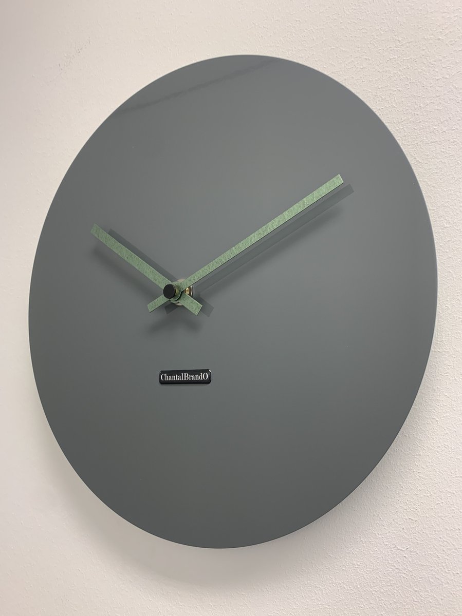Wandklok CHANTALBRANDO -- MOONTAN GREY NARDO -- MODERN DESIGN -- MADE IN HOLLAND
