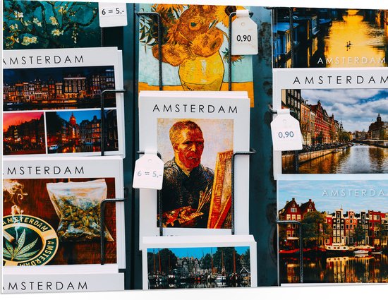 PVC Schuimplaat - Amsterdamse Ansichtkaarten in het Rek - 100x75 cm Foto op PVC Schuimplaat (Met Ophangsysteem)