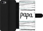 Bookcase Geschikt voor iPhone 8 telefoonhoesje - Quotes - Papa - Spreuken - Vader - Met vakjes - Wallet case met magneetsluiting