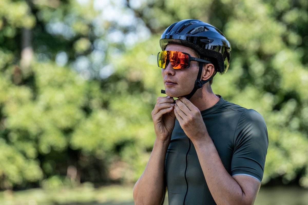 BBB Cycling Racefiets Helm - Large: 58 - 62 CM - Wielrennen, MTB & Stadfiets - Wasbare Padding - Met Bevestiging Achterlicht - Fietshelm Dames & Heren - Glanzend Zwart - Condor 2.0 BHE-173 – foto 4