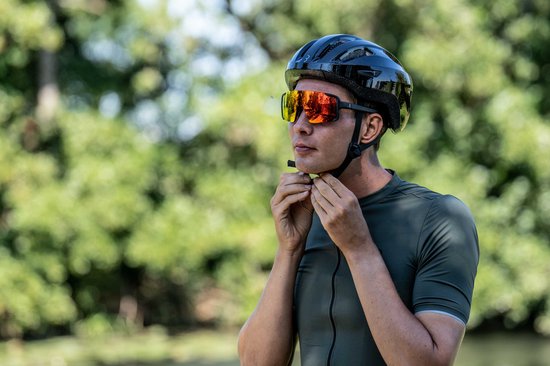 BBB Cycling Racefiets Helm - Large: 58 - 62 CM - Wielrennen, MTB & Stadfiets - Wasbare Padding - Met Bevestiging Achterlicht - Fietshelm Dames & Heren - Glanzend Zwart - Condor 2.0 BHE-173 van BBB Cycling — afbeelding 4