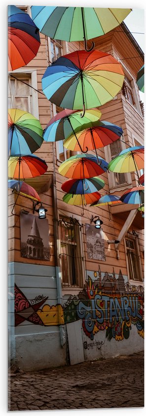 Acrylglas - Plafond van Kleurrijke Paraplu's in Dorpssystraat - 30x90 cm Foto op Acrylglas (Wanddecoratie op Acrylaat)
